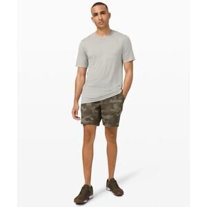Lululemon Men’s Medium T.H.E. Short 7” Camo Linerless Lightweight Training